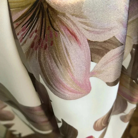 Elegant floral dress. NWT - Picture 5 of 6